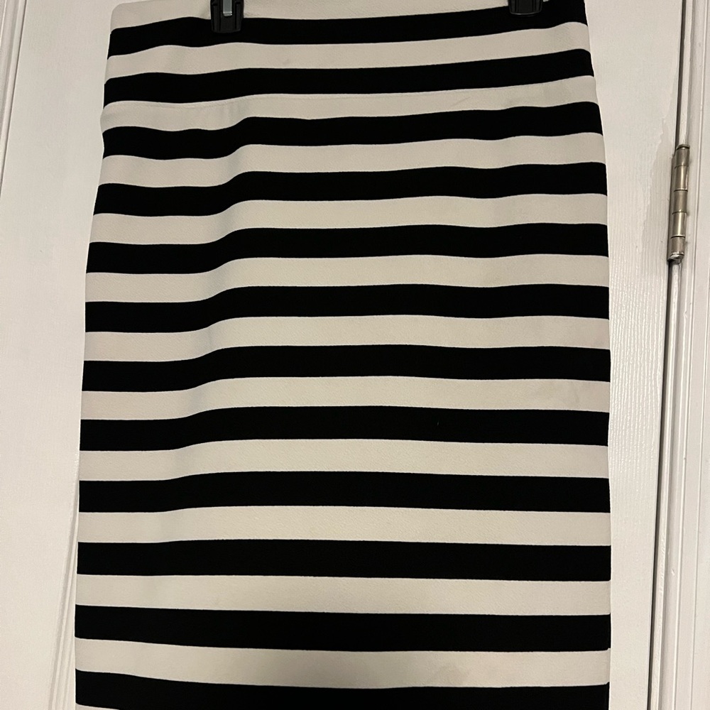 Black and white wide stripes Cassie skirt from Lularoe